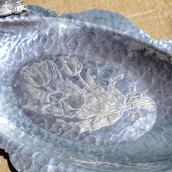 Vintage Rodney Kent Tray, Rodney Kent 404 Hammered Aluminum Tray, Oval with Hand - Picture 3 of 8